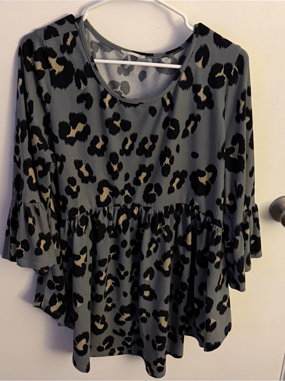 Leopard Print Ruffle Sleeve Women's Top in Light Blue - Picture 2 of 2